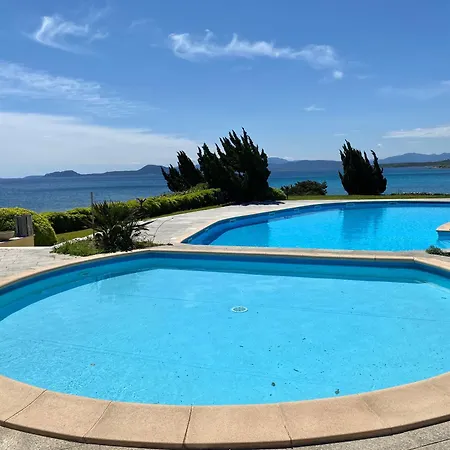 Isa - Luxury Elicriso Sea View With Common Swimming Pool Just 100 Mt From The Aparthotel Golfo Aranci